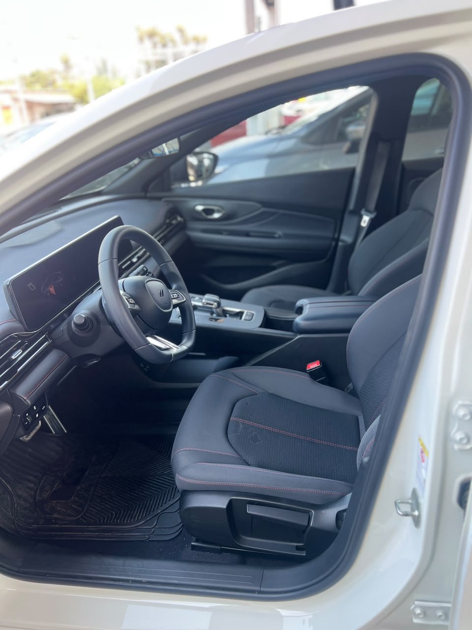 Dodge Attitude SXT 2026 — imagen 8