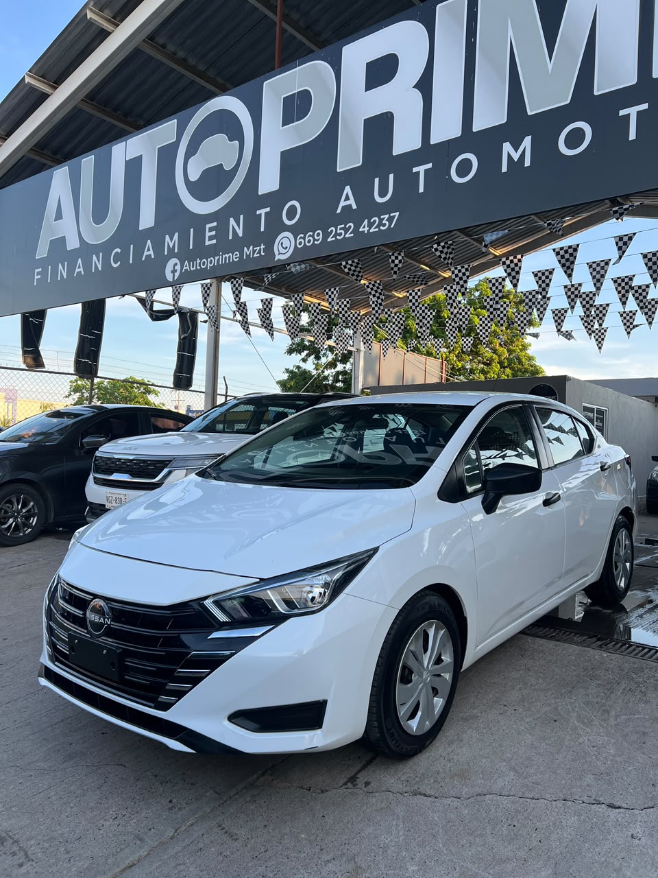 Nissan Versa Sense