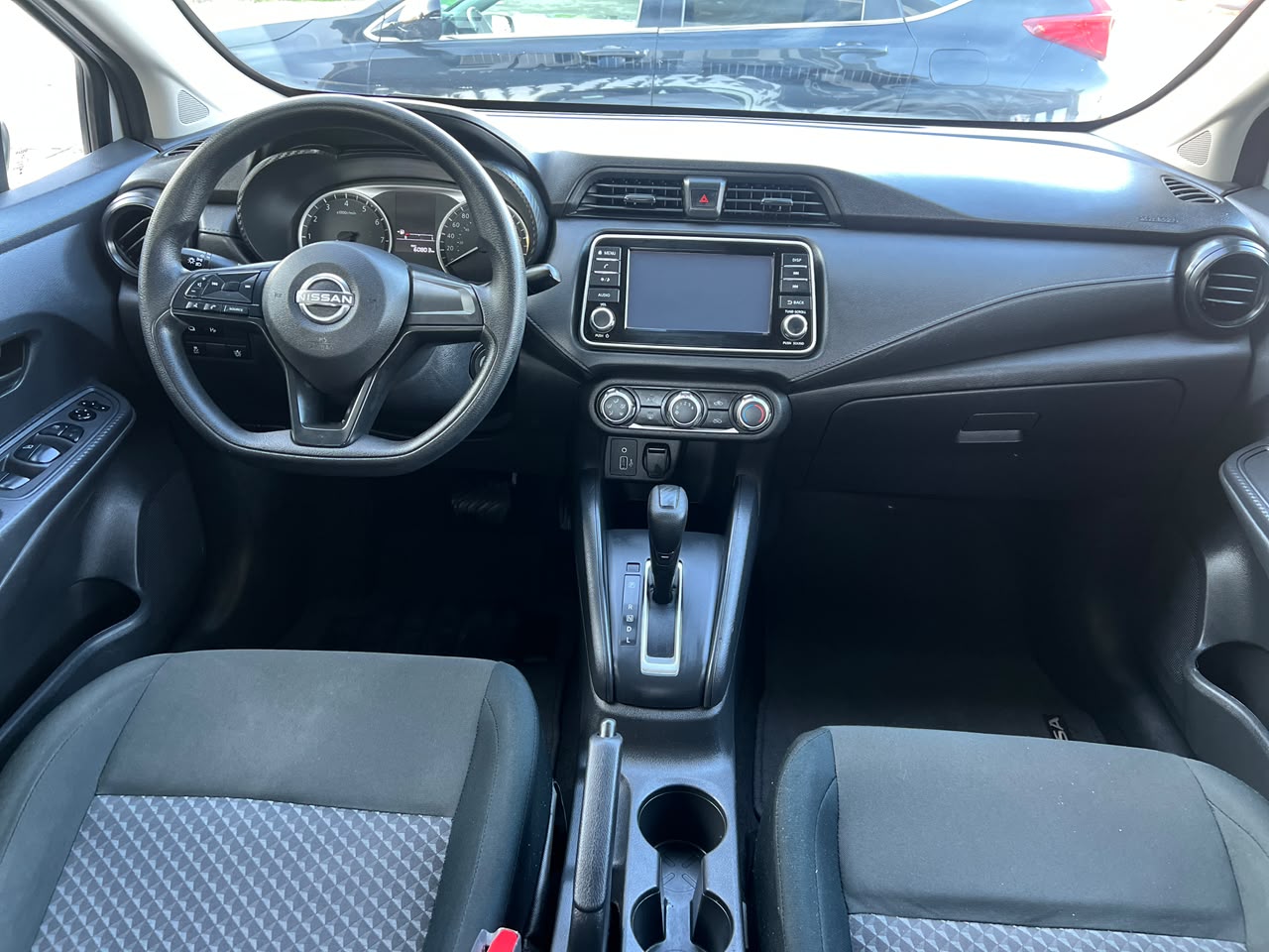 Nissan Versa Sense 2024 — imagen 8