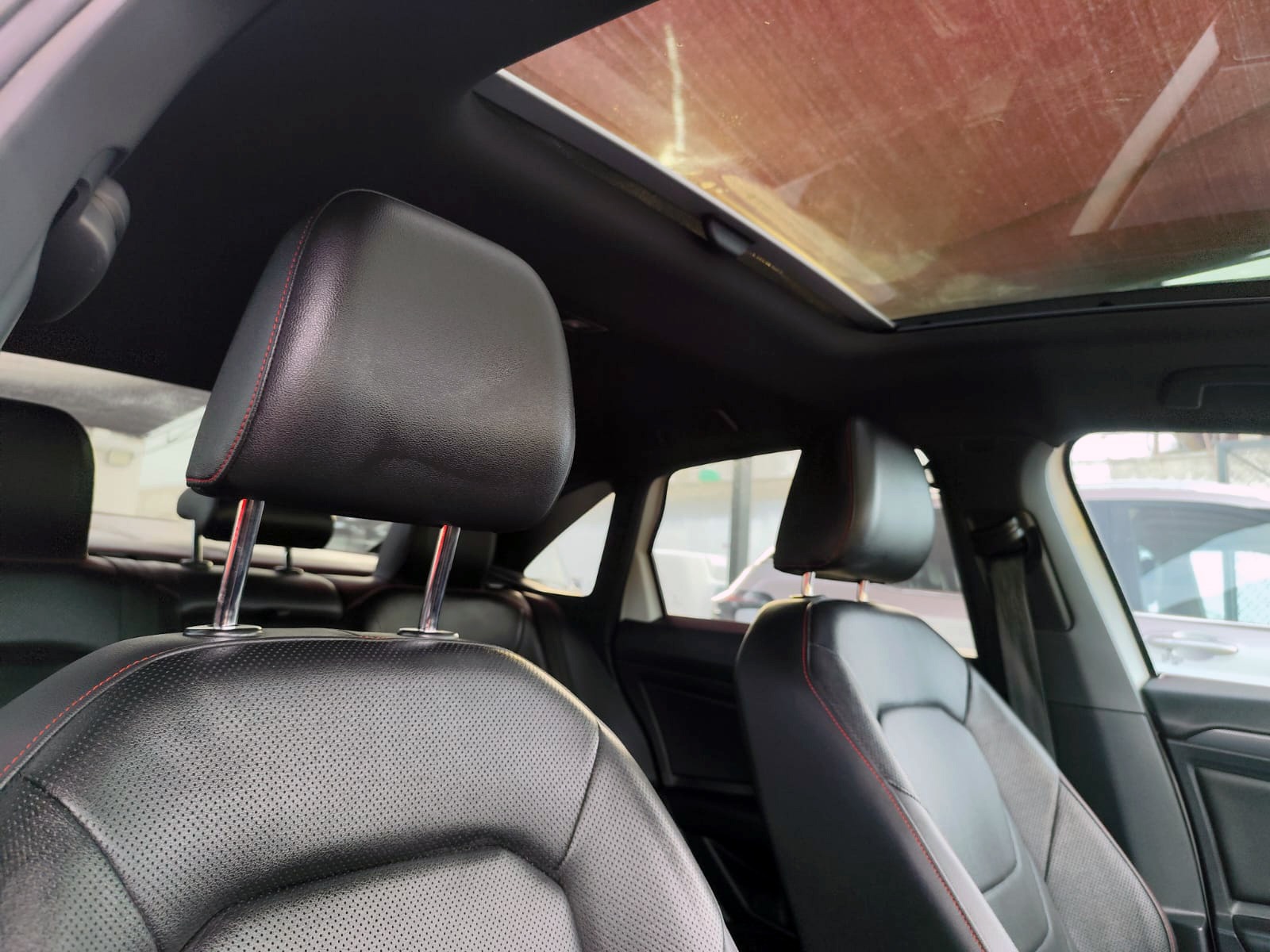 Volkswagen Jetta GLI 2021 — imagen 10