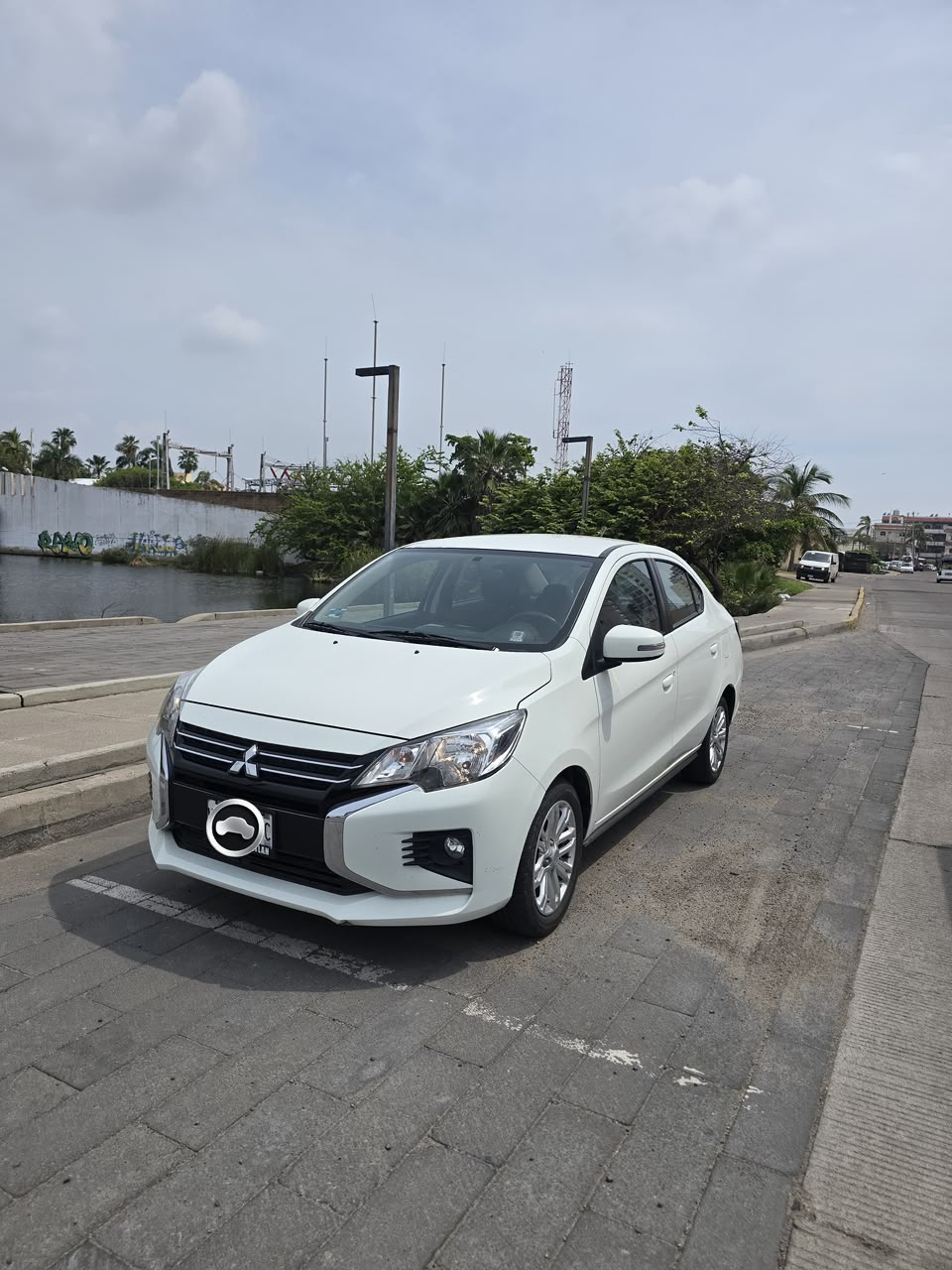 Mitsubishi Mirage G4 GLS 2023
