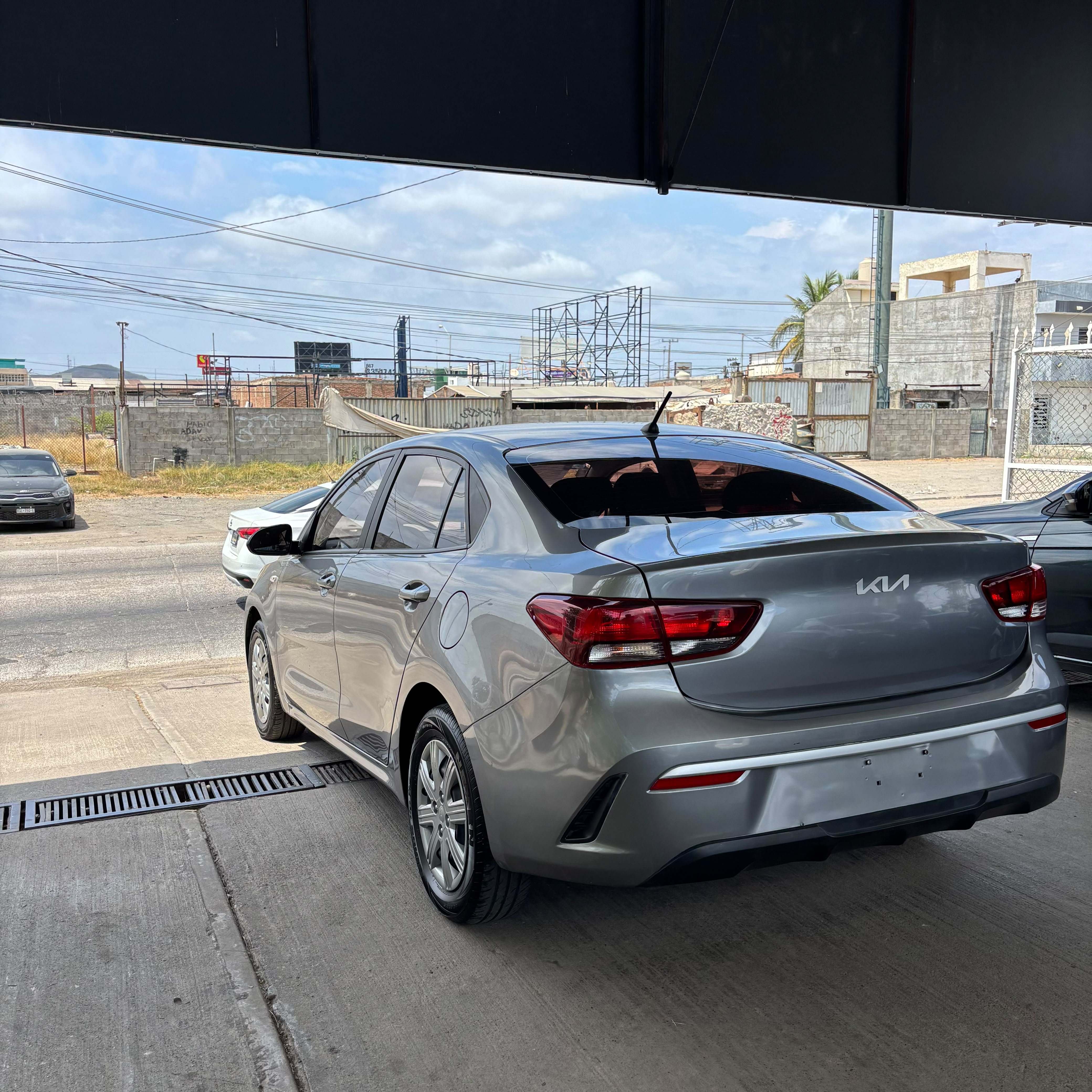 Kia RIO L 2023 — imagen 7