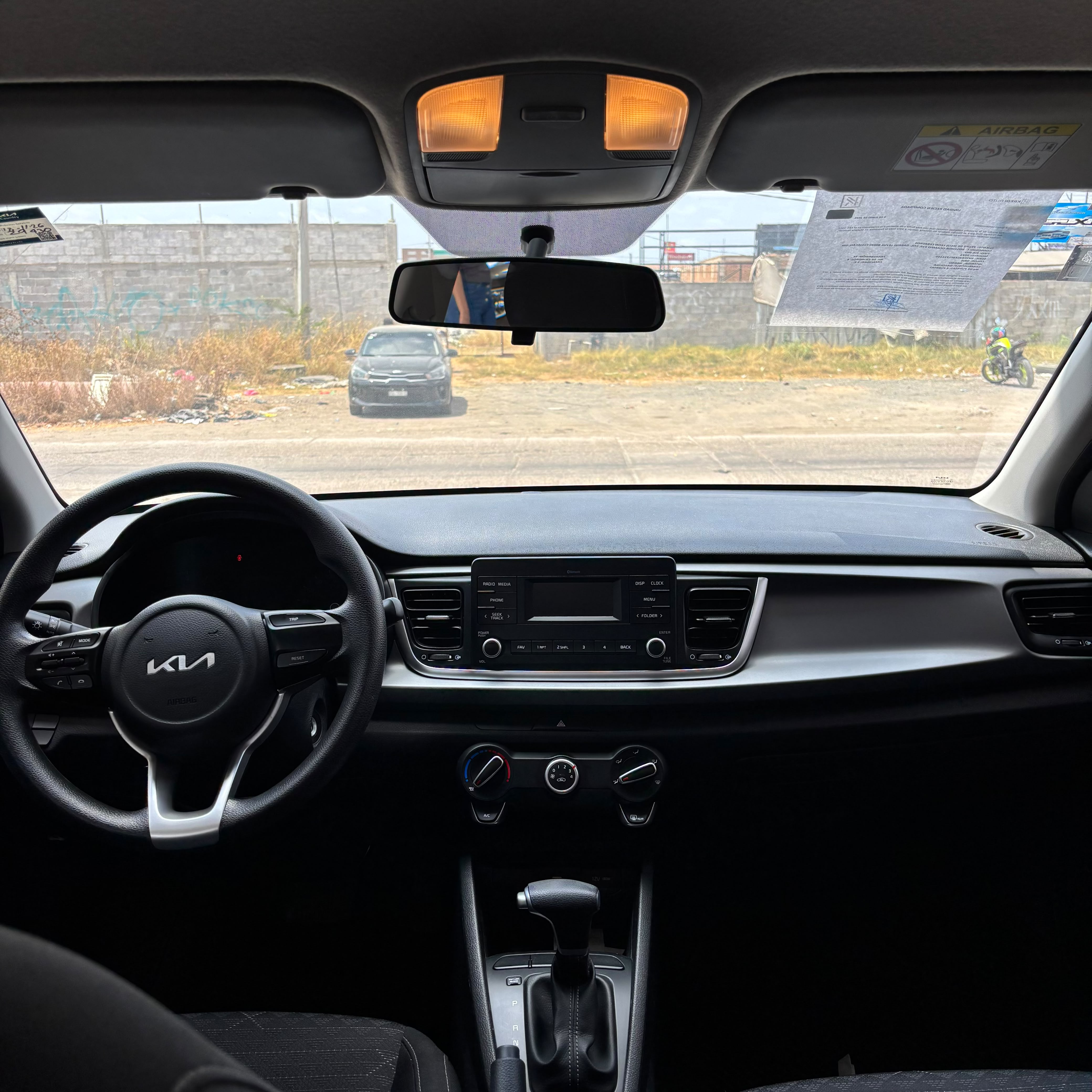 Kia RIO L 2023 — imagen 8