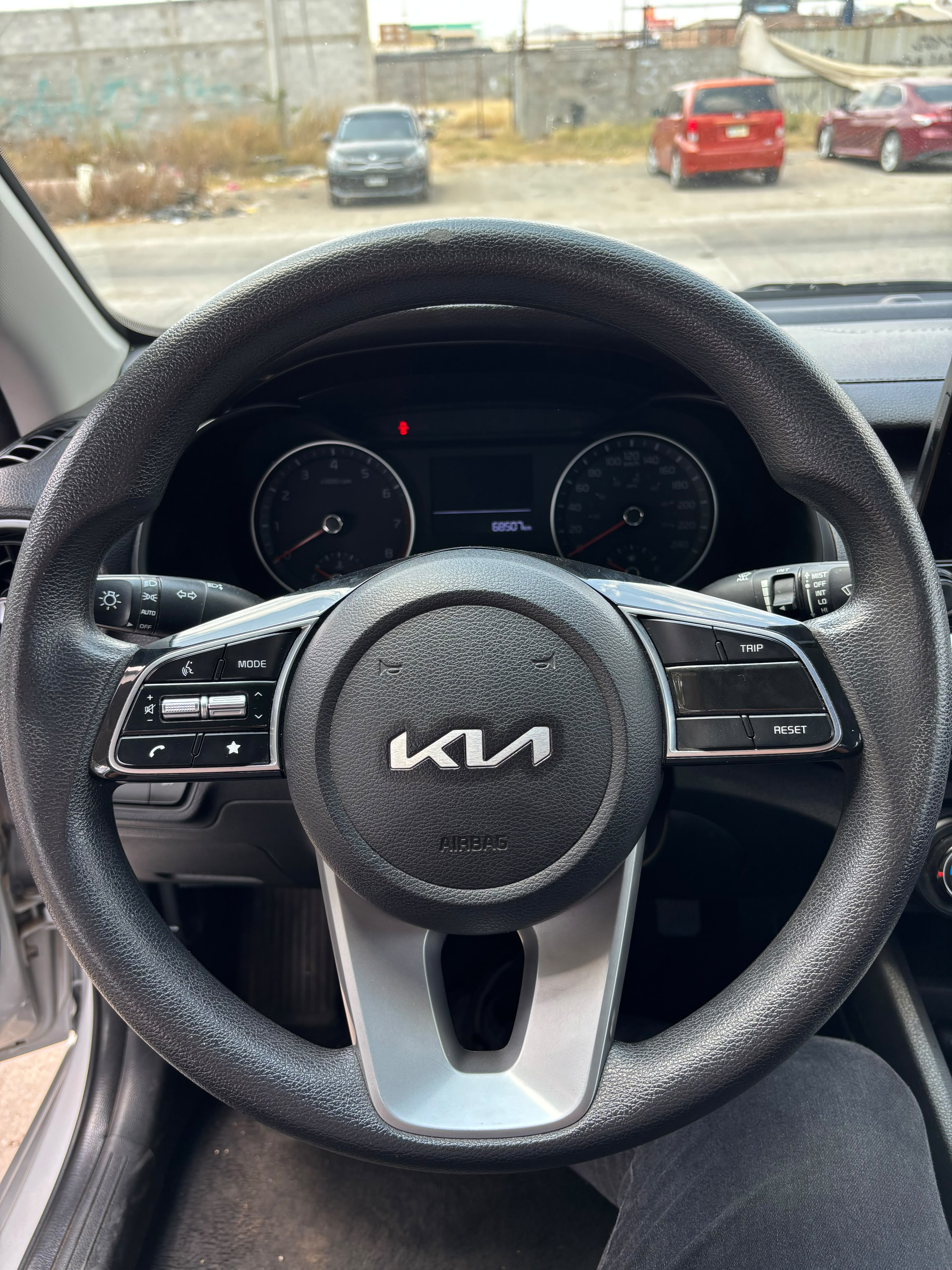 Kia FORTE L 2023 — imagen 10