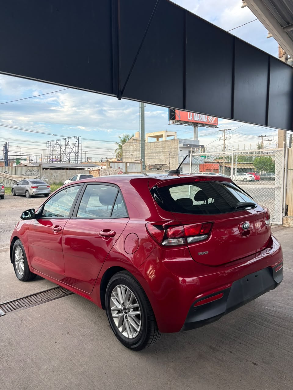 Kia RIO EX HB 2018 — imagen 2