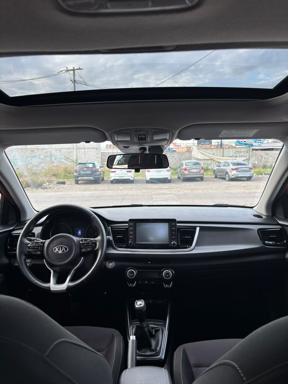 Kia RIO EX HB 2018 — imagen 3
