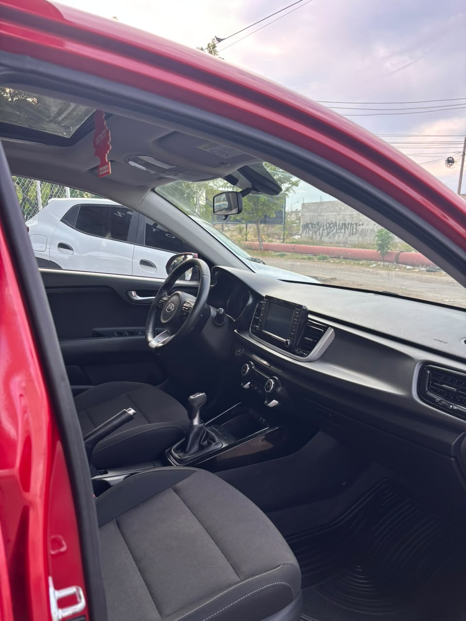 Kia RIO EX HB 2018 — imagen 6