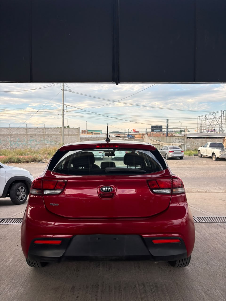 Kia RIO EX HB 2018 — imagen 8