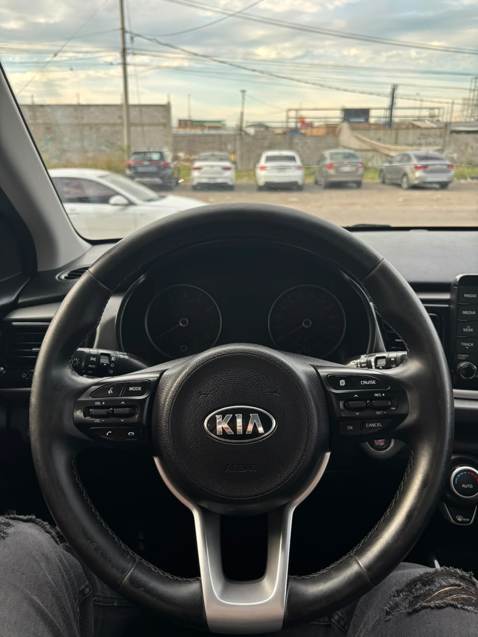 Kia RIO EX HB 2018 — imagen 10