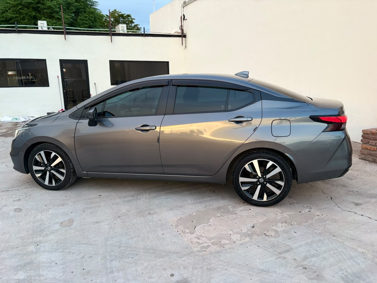 Nissan VERSA EXCLUSIVE 2022 — imagen 6