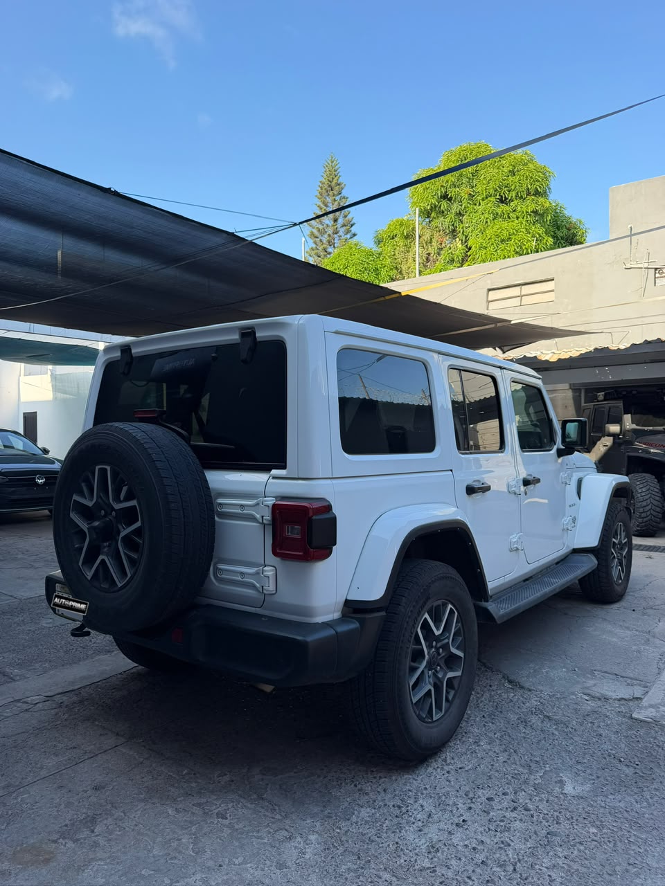 Jeep SAHARA 2024 — imagen 2