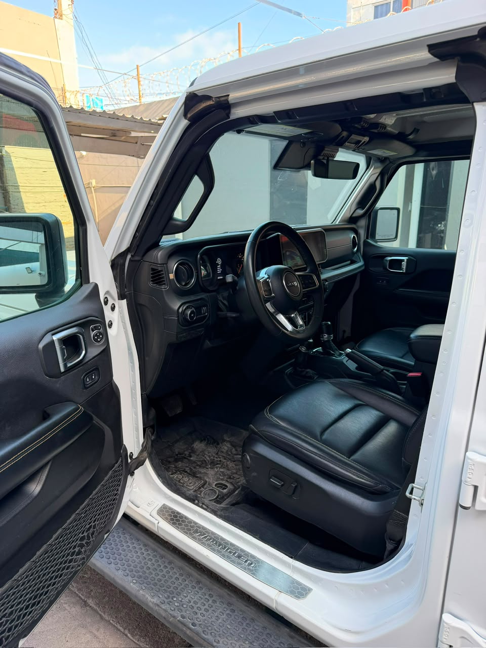Jeep SAHARA 2024 — imagen 8