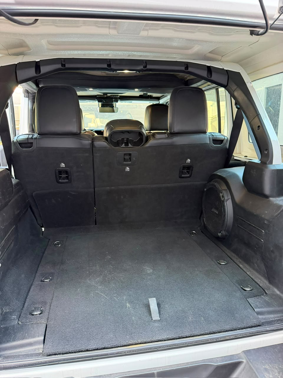 Jeep SAHARA 2024 — imagen 10