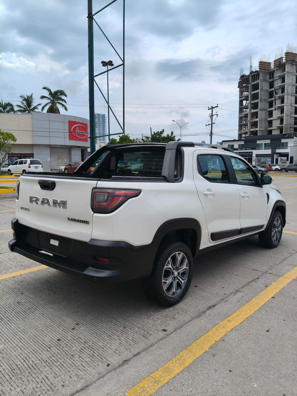 RAM 700 Laramie 2021 — imagen 2